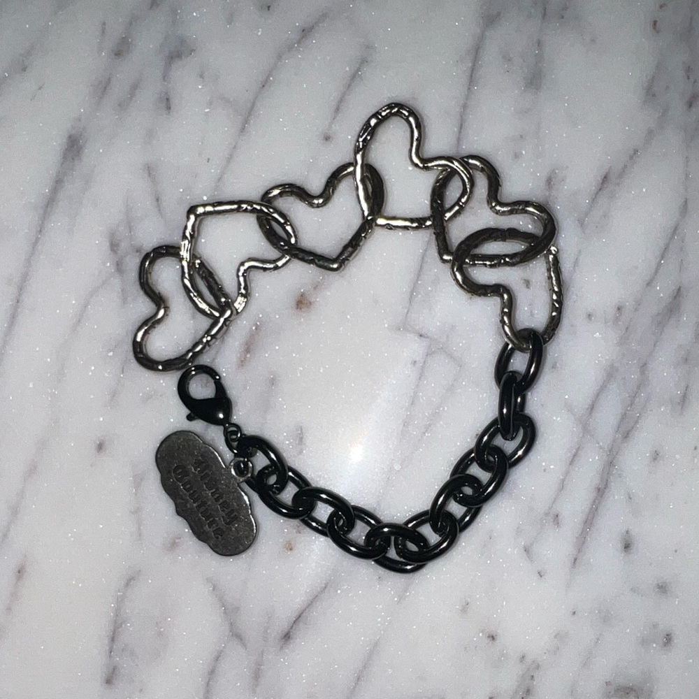 Alice in Wonderland Black & Silver Heart Chain Bracelet Disney Couture